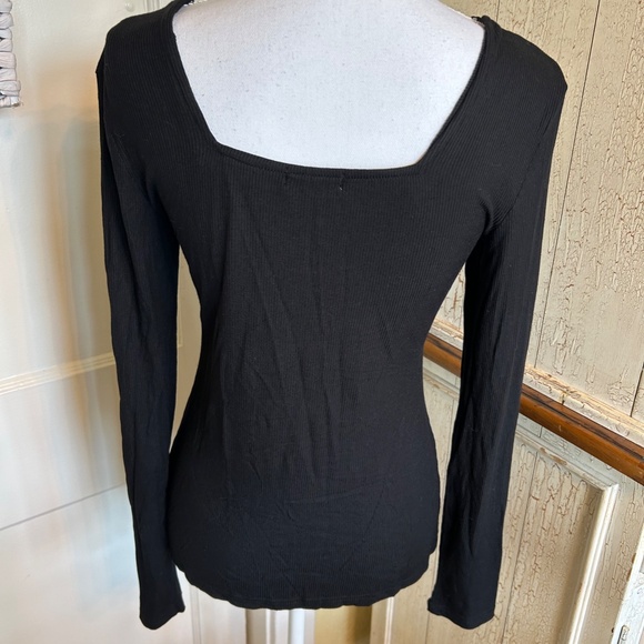 Gimmicks by BKE Black Top - Picture 6 of 11